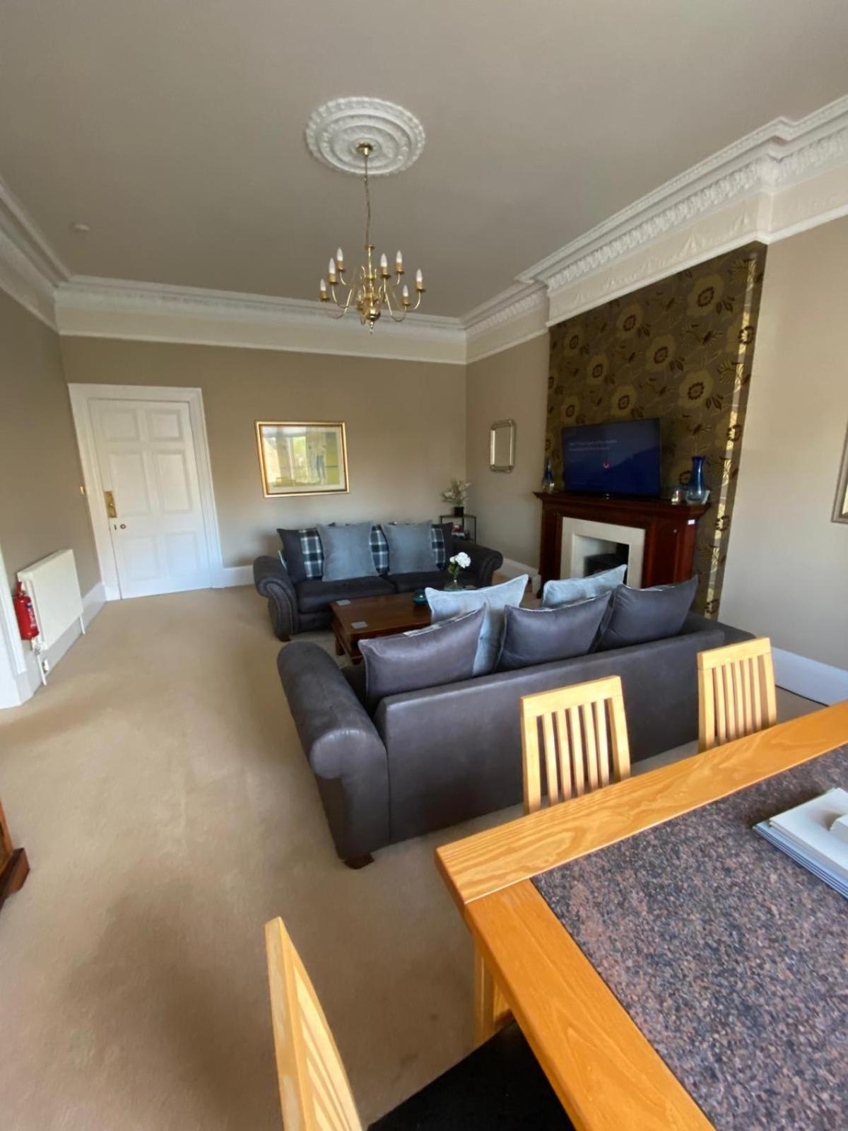 Beautiful & Bright 2 Bed Flat Murrayfield Edimburgo Exterior foto